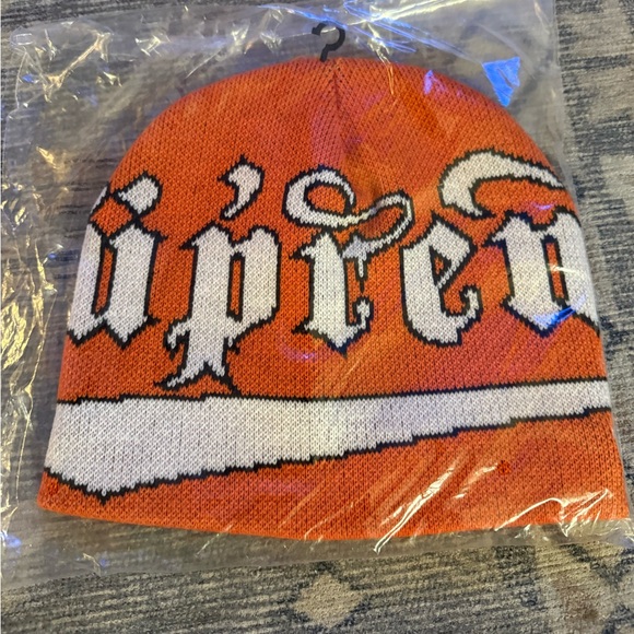 Supreme New Era Accent Beanie (Orange) - Picture 2 of 3